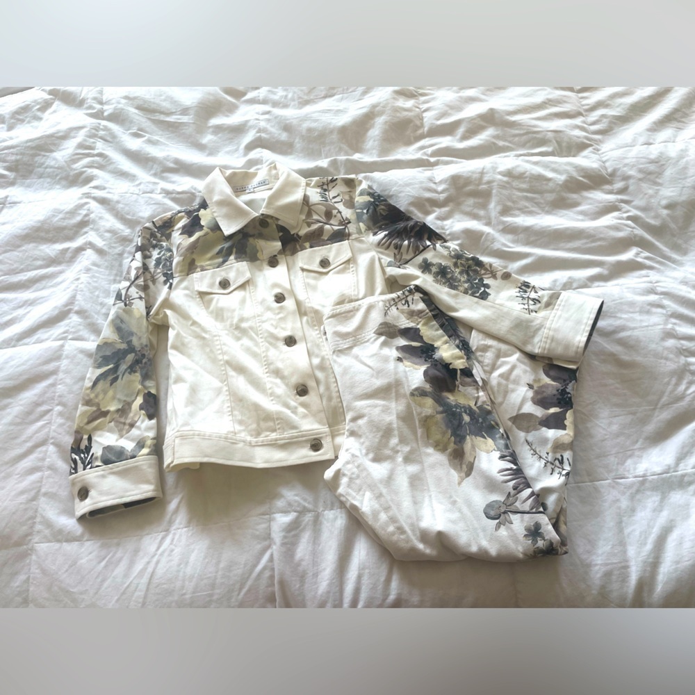 Donna Degnan White Floral Print Jacket & Pants Set Women’s Size 4 Cotton Blend
